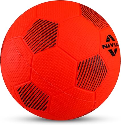 Nivia لعب كرة القدم في المنزل / مادة PVC / كرة قدم للاستخدام الداخلي / للفئة العمرية تحت 12 سنة