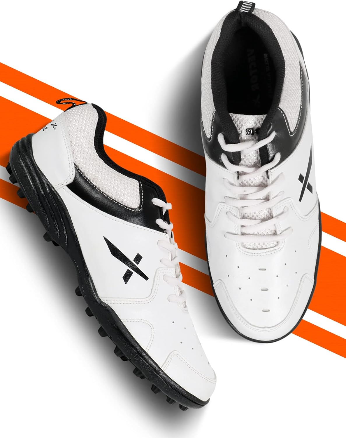 Vector X Blast أحذية الكريكيت | أسود/أبيض | أولاد ورجال | بلاستيك PVC