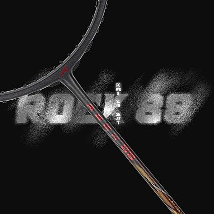 HUNDRED ROCK 88 مضرب تنس الريشة من ألياف الكربون مع غطاء مضرب كامل | لاعبون متوسطون | 82 جرام | أقصى شد للوتر - 32 رطلاً